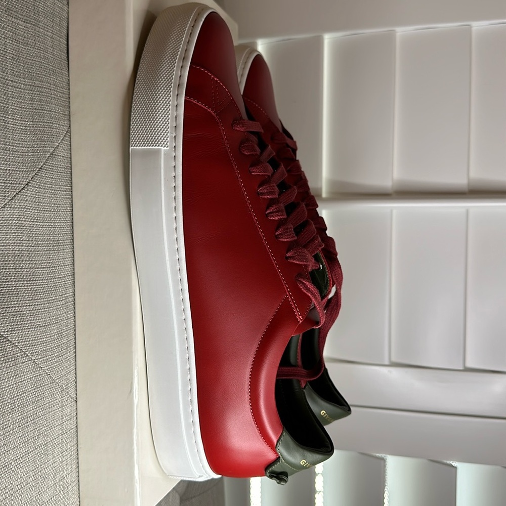 GIVENCHY SNEAKERS WORN GREAT CONDITION
